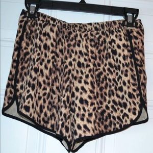 NWT Gianni  Bini leopard Print viscose Shorts XS